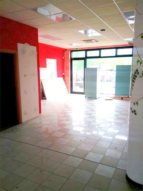 ufficio in affitto a Capannori in zona Guamo
