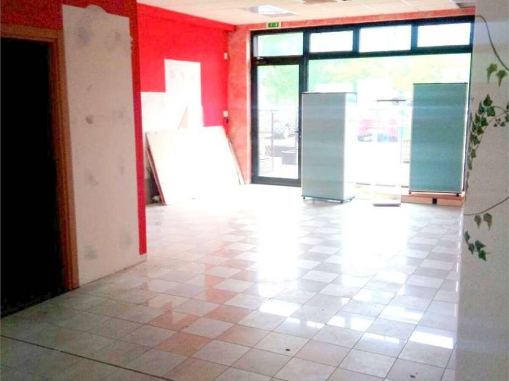 ufficio in affitto a Capannori in zona Guamo