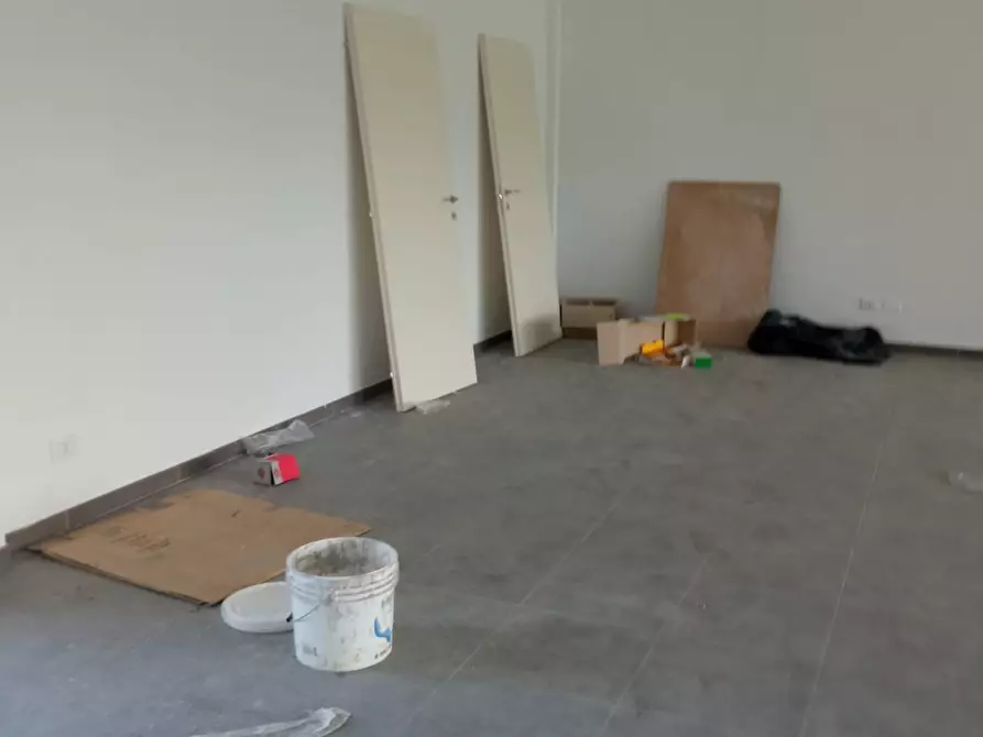 negozio in affitto a Capannori in zona Lammari