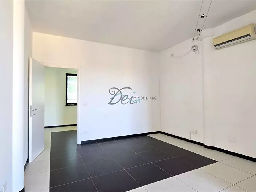 ufficio in affitto a Capannori in zona Lunata