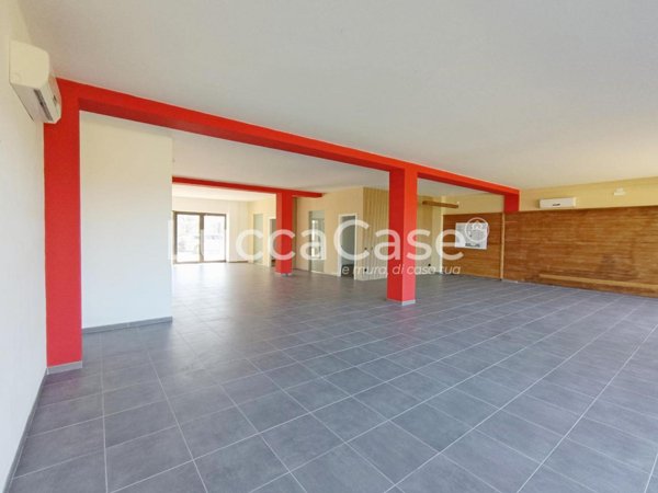 locale commerciale in affitto a Capannori