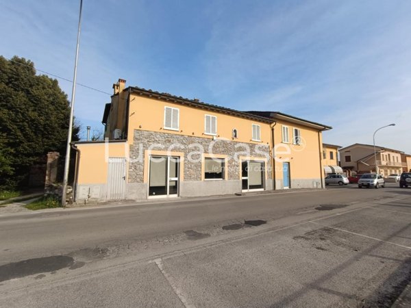 locale commerciale in affitto a Capannori in zona Marlia