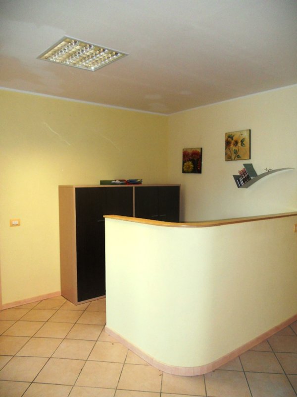ufficio in affitto a Capannori in zona Guamo