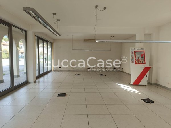 locale commerciale in affitto a Capannori