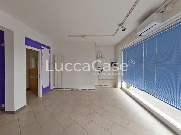 locale commerciale in affitto a Capannori in zona Marlia