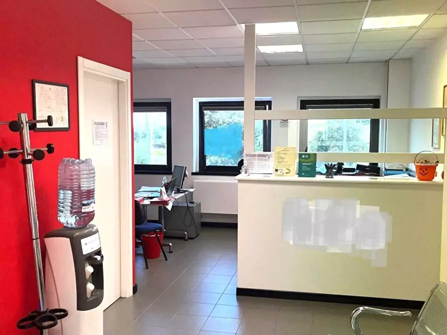 locale commerciale in affitto a Capannori in zona Lammari