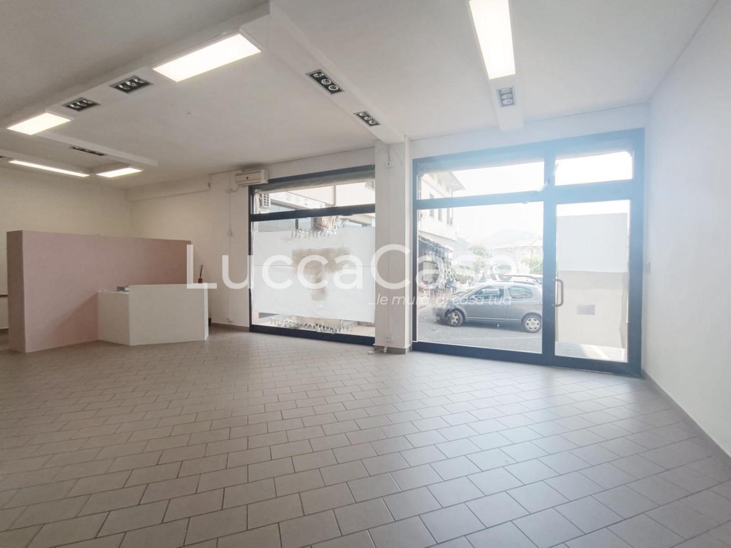locale commerciale in affitto a Capannori in zona Marlia