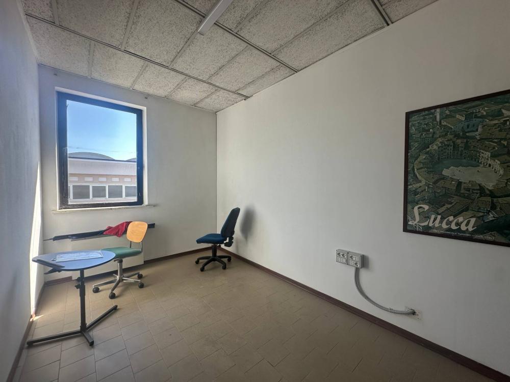 locale di sgombero in affitto a Capannori in zona Guamo