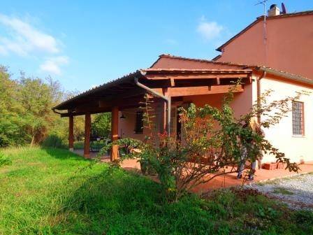 casa indipendente in affitto a Capannori