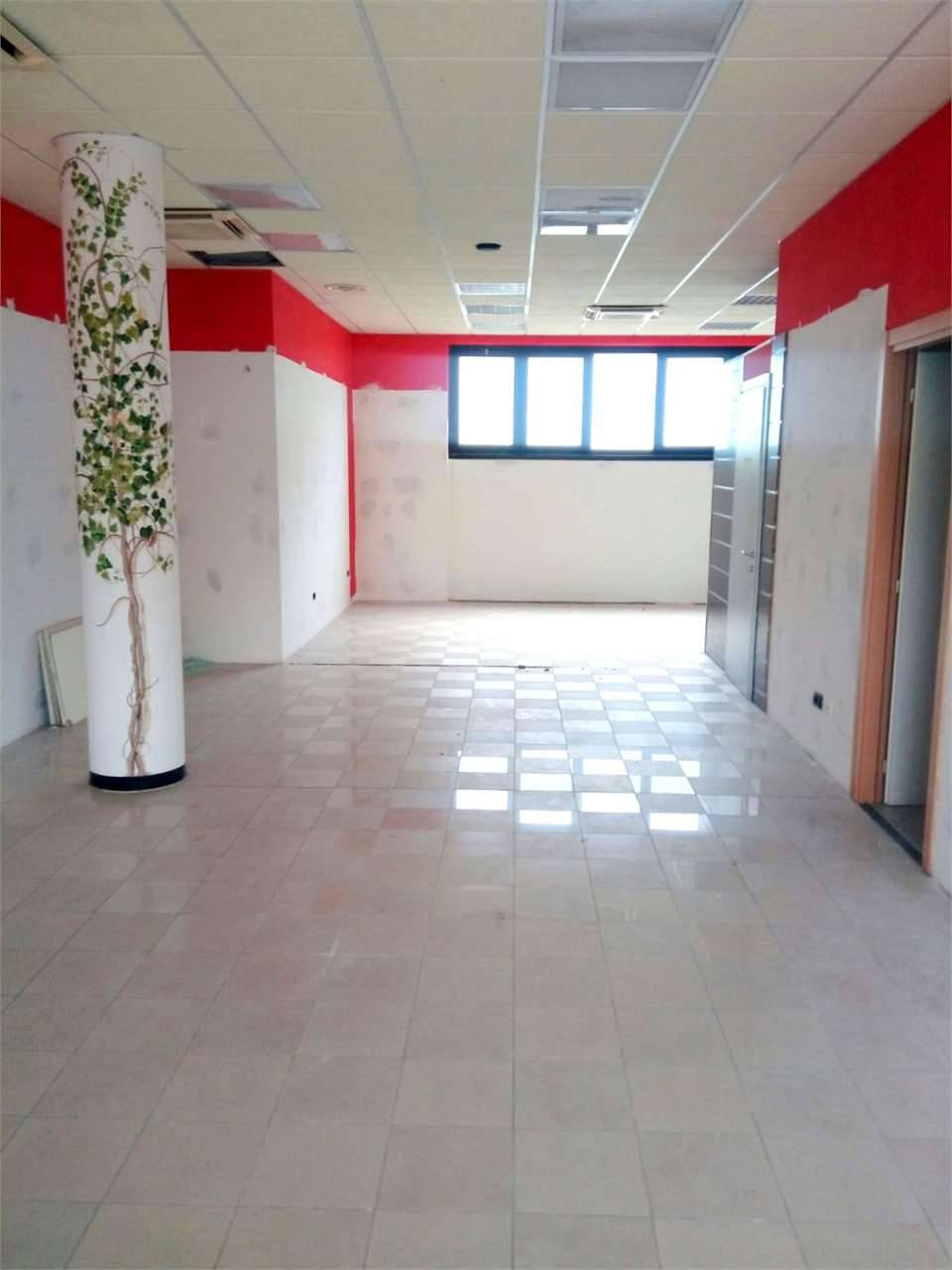 ufficio in affitto a Capannori in zona Guamo