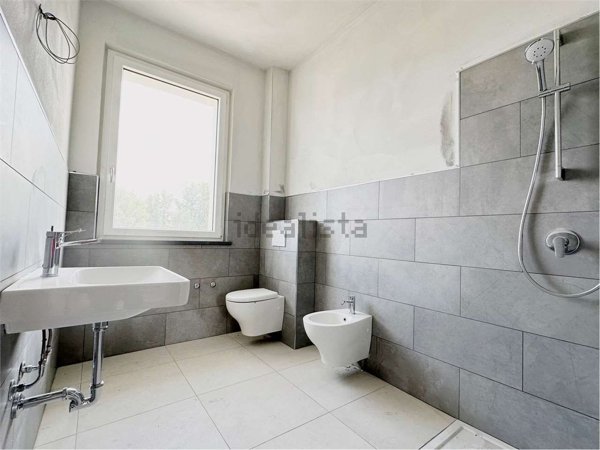 ufficio in affitto a Capannori in zona Lunata