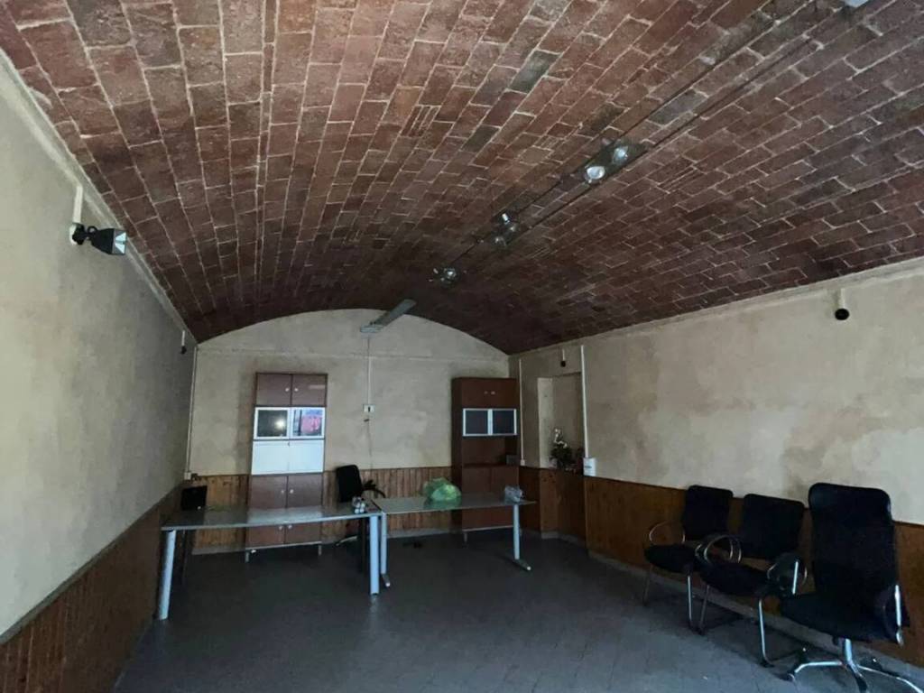 negozio in affitto a Capannori in zona Marlia