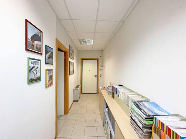 ufficio in affitto a Capannori in zona Guamo