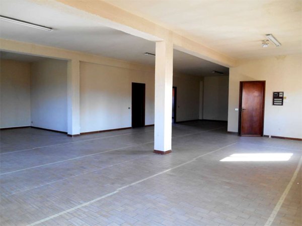 ufficio in affitto a Capannori in zona Lunata