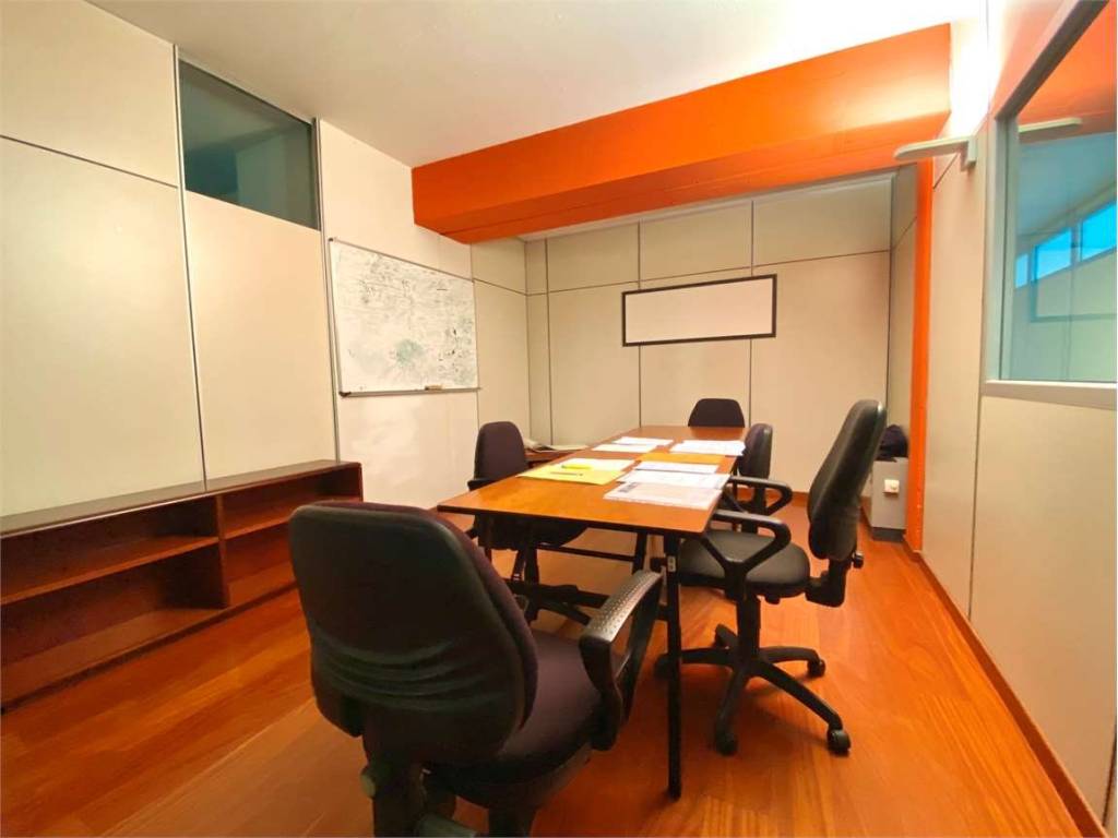 ufficio in affitto a Capannori in zona Guamo