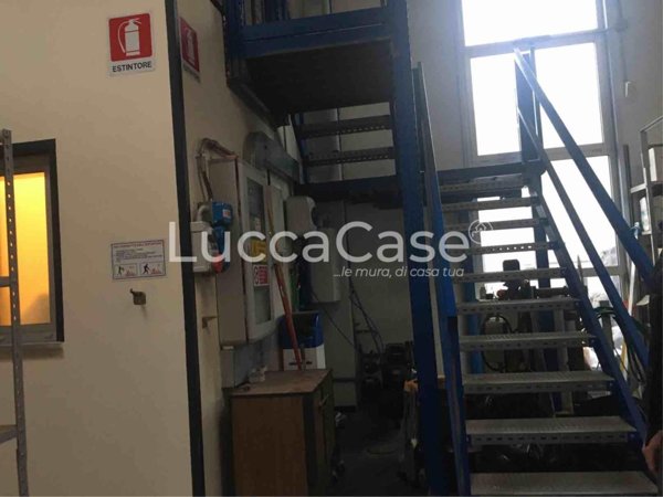 ufficio in affitto a Capannori in zona Carraia