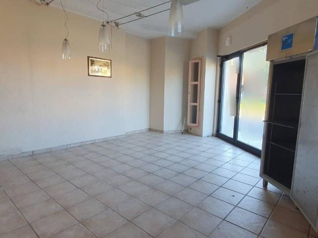 negozio in affitto a Capannori