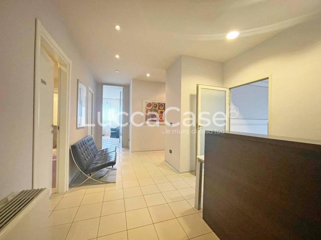 ufficio in affitto a Capannori in zona Guamo