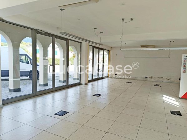 locale commerciale in affitto a Capannori