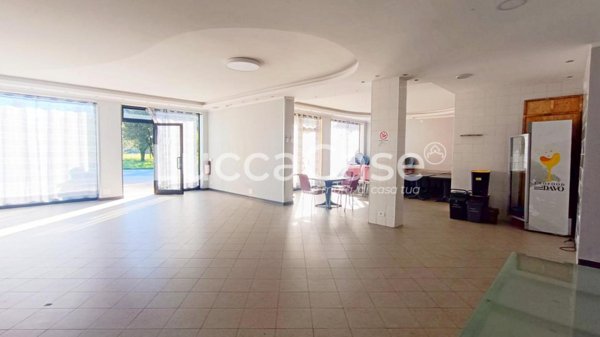 locale commerciale in affitto a Capannori in zona Marlia