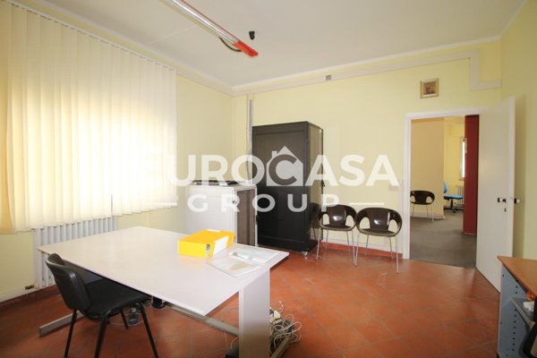 locale commerciale in affitto a Capannori in zona Marlia