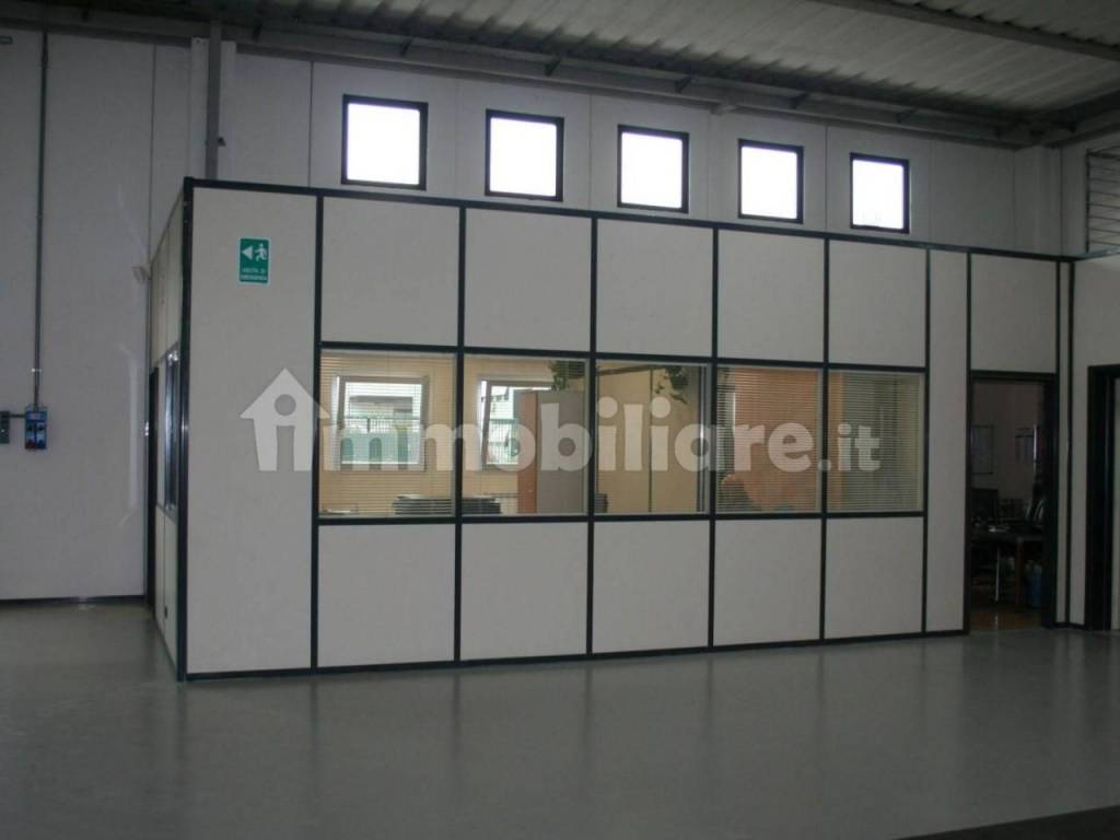 locale commerciale in affitto a Capannori in zona Carraia