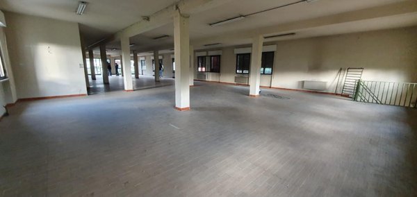 locale commerciale in affitto a Capannori in zona Lunata