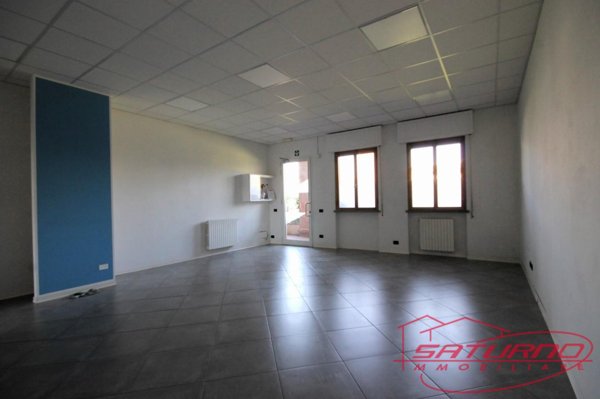 locale commerciale in affitto a Capannori in zona Lunata