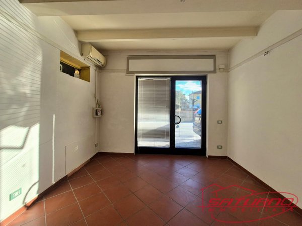 locale commerciale in affitto a Capannori in zona Marlia