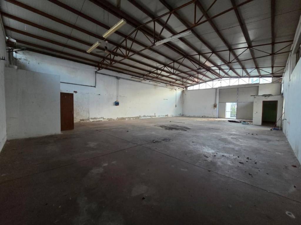 locale commerciale in affitto a Capannori in zona Marlia