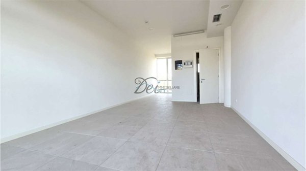 ufficio in affitto a Capannori in zona Lammari