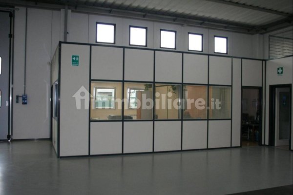 ufficio in affitto a Capannori in zona Carraia