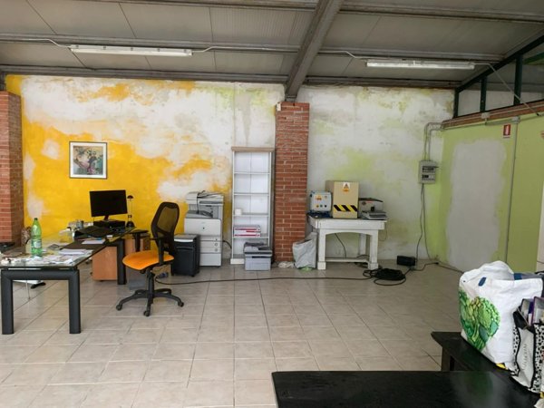 locale di sgombero in affitto a Capannori