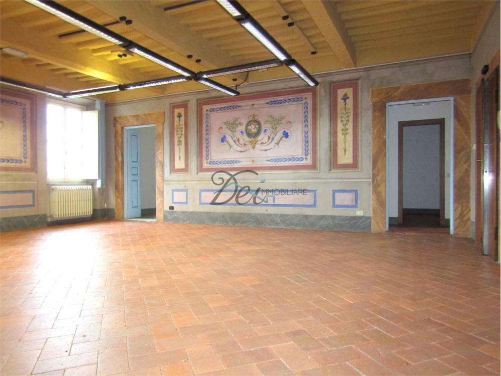 ufficio in affitto a Capannori in zona Lunata