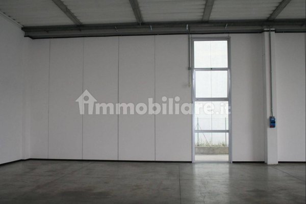 ufficio in affitto a Capannori in zona Carraia