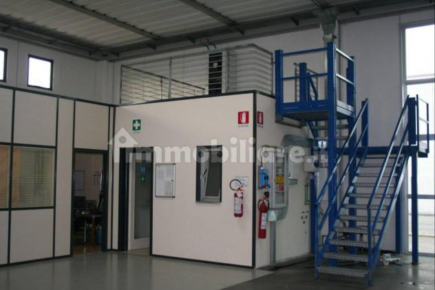 ufficio in affitto a Capannori in zona Carraia