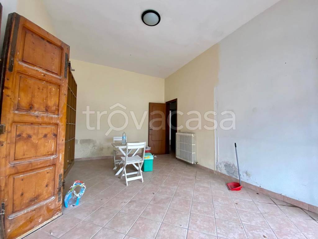 negozio in affitto a Capannori in zona Lammari