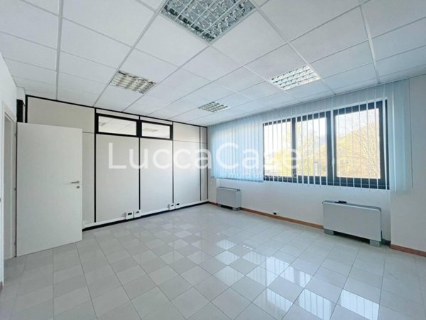 ufficio in affitto a Capannori in zona Guamo