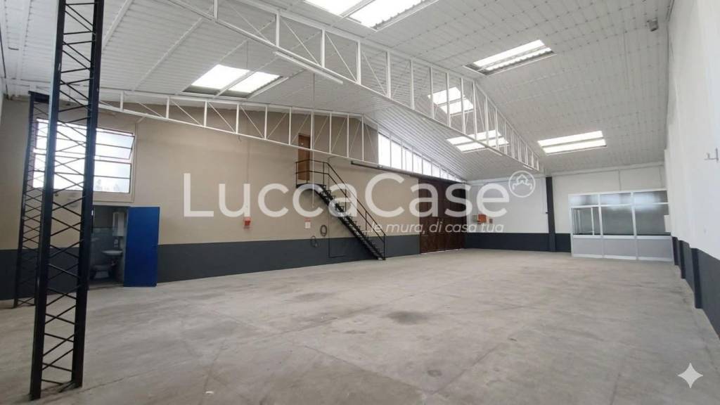 locale commerciale in affitto a Capannori