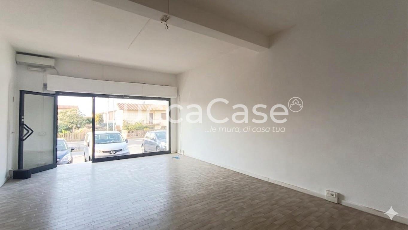locale commerciale in affitto a Capannori in zona Lunata