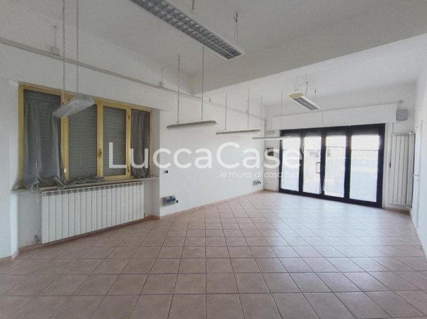 ufficio in affitto a Capannori in zona Marlia