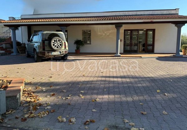 negozio in affitto a Capannori in zona Castelvecchio di Compito