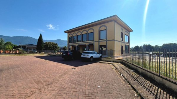 locale commerciale in affitto a Capannori in zona Marlia