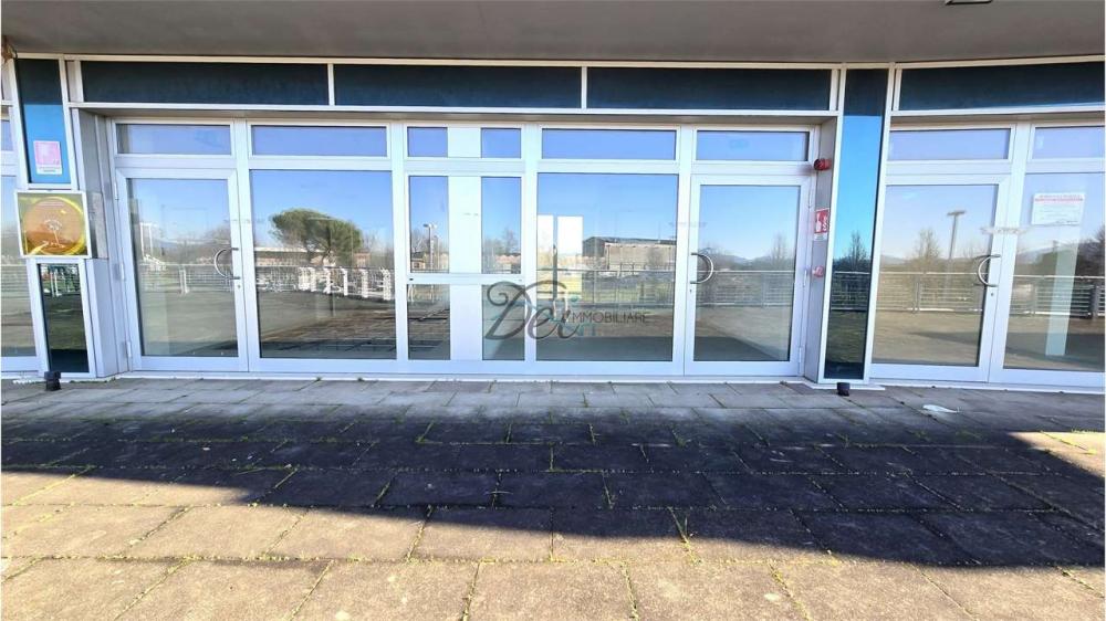 ufficio in affitto a Capannori in zona Lunata