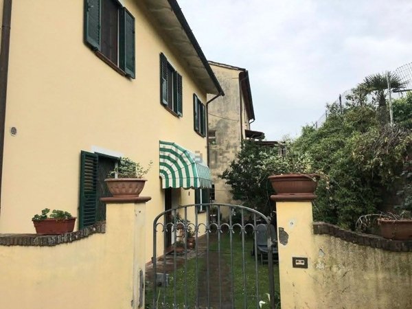 casa indipendente in affitto a Capannori in zona Guamo