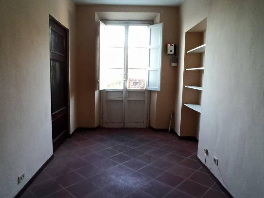 ufficio in affitto a Capannori in zona Lunata