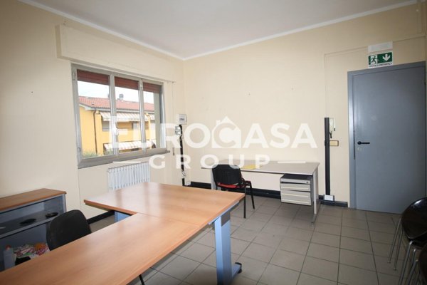 ufficio in affitto a Capannori in zona Marlia