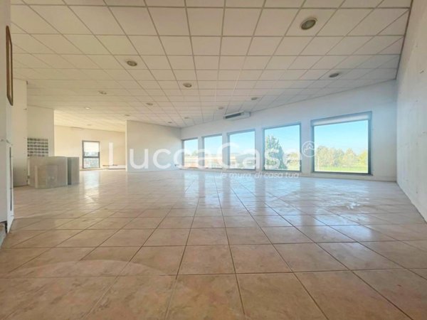 locale commerciale in affitto a Capannori in zona Marlia