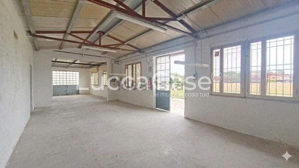 locale di sgombero in affitto a Capannori in zona Lammari