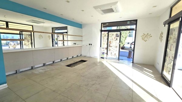 locale commerciale in affitto a Capannori in zona Marlia